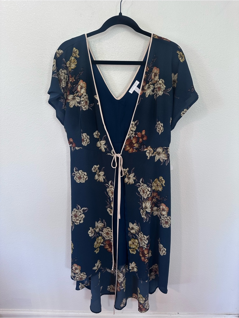 Leith Navy Blue Floral V-Neck Dress with Blush Trim